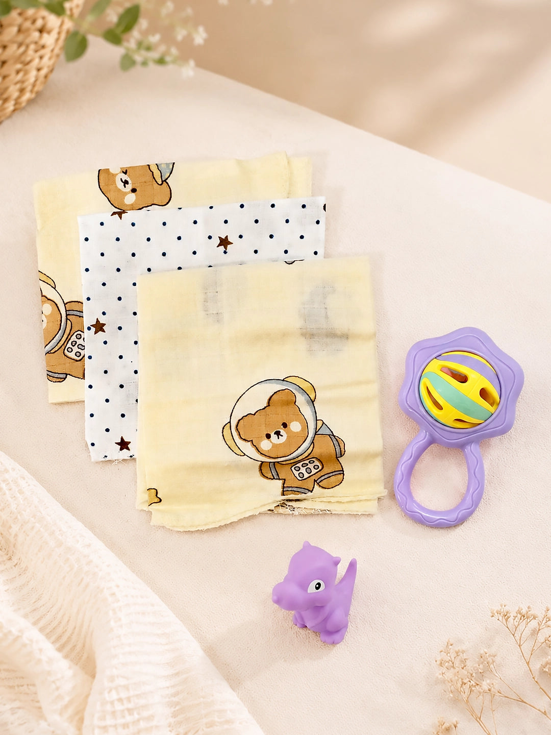 Newborn | Exclusive Muslin Cotton  |17-Piece Gift set  | Gift Box | Unisex | 0–6 Months